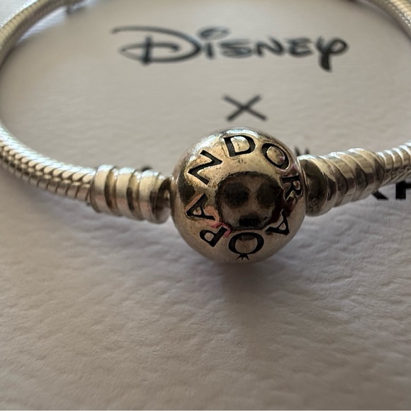 NEW 100% Authentic PANDORA Disney Mickey Mouse Clasp Charm  Disney x Pandora Silver Charm Bracelet Park Exclusive